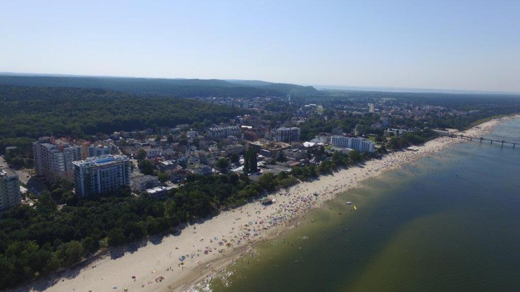 Aparthotel Przy Plazy Мендзиздроє Екстер'єр фото